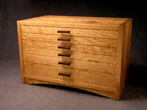 Arched Apron Jewelry Chest in Cherry